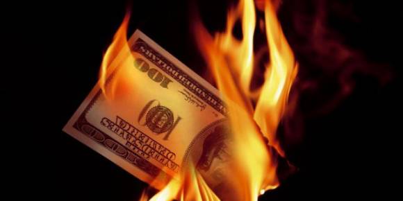 Китай нанес новый удар по нефтедоллару .