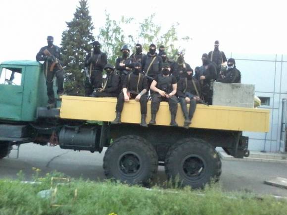 Дорогие россияне обеспечивают карателей-бандеровцев тушенкой и запчастями для вертолетов