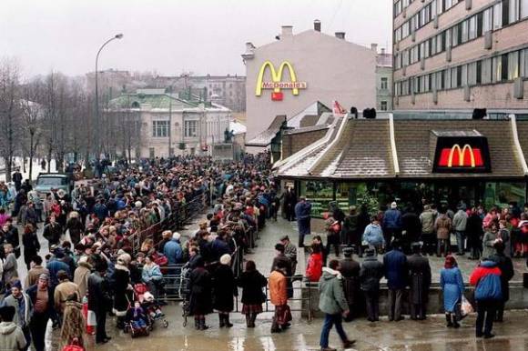 Это они не McDonald’s на Пушке закрыли, это они демократию закрыли