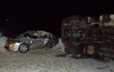 В Югре полицейский спас автобус с детьми от столкновения с фурой.