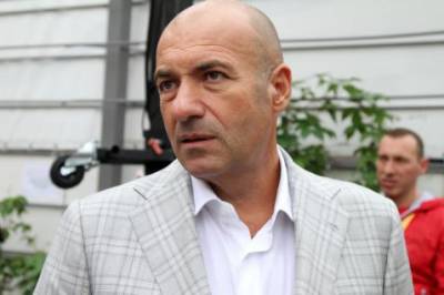 Крутой ответил.