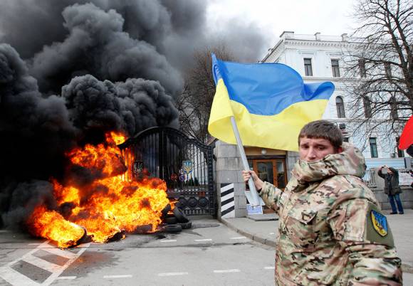 Бойцы «Айдара» несколько часов митингуют у здания Минобороны Украины