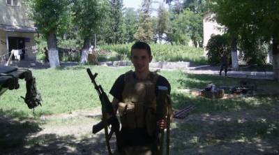 Рассказ ополченца из отряда Мангуста : "... ты вбегаешь с автоматом и видишь ребенка ,видишь женщину хватаешь их и выводишь ".